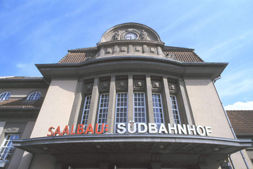 SAALBAU-Südbahnhof